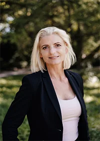 Portraitbild Alexandra Strigl